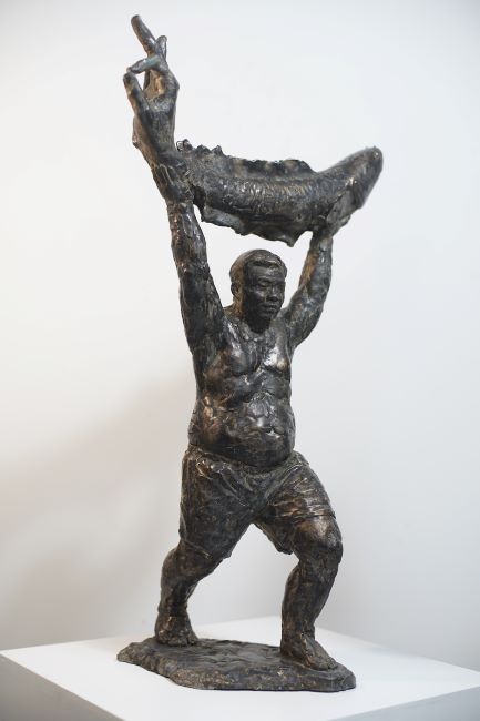 PDT_Nha Co Loc _Father In The Family (edition 1#9, there will be 2 sizes)_2022_Bronze_67 x 37 x 27 cm (l)